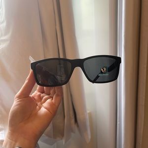BRAND NEW Polarized Arnette Slickster sunglasses